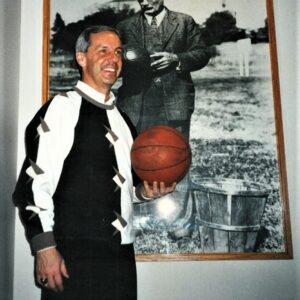 1995 Roy Williams posing with Dr Naismith