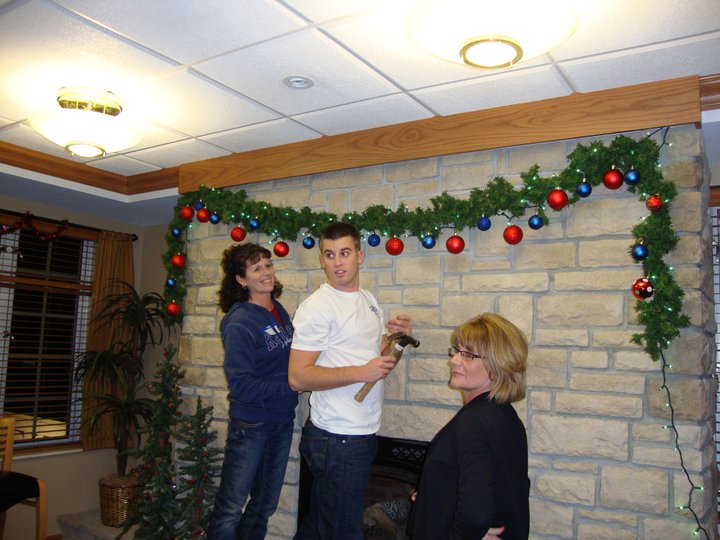 2010 -- Christmas Moms Decorating